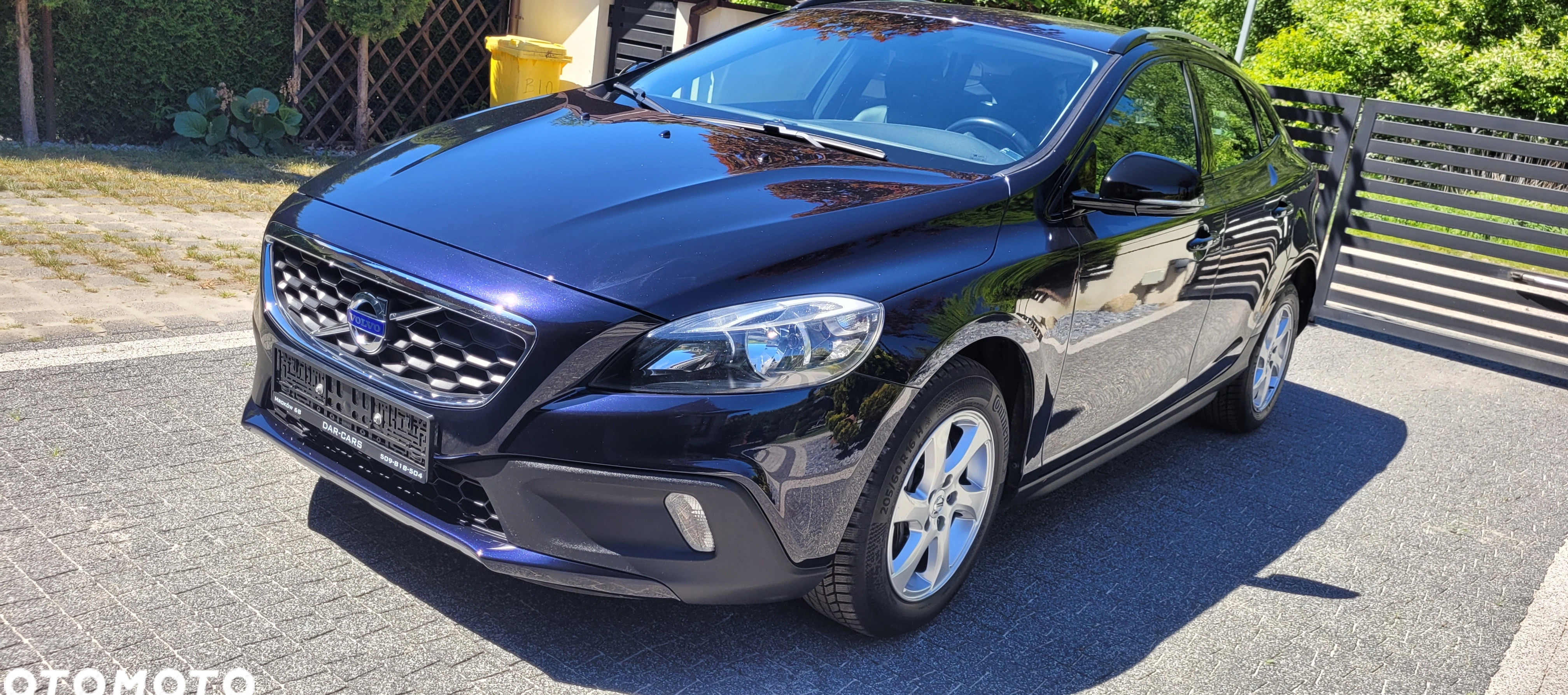 Volvo V40 cena 64900 przebieg: 109000, rok produkcji 2016 z Garwolin małe 211